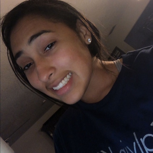 Meet your Posher, Ariel - Picture 1 of 1